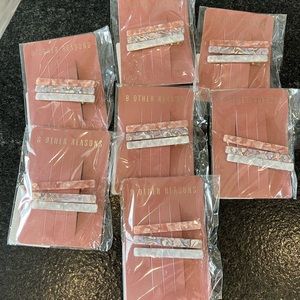 6 sets of hair clips.